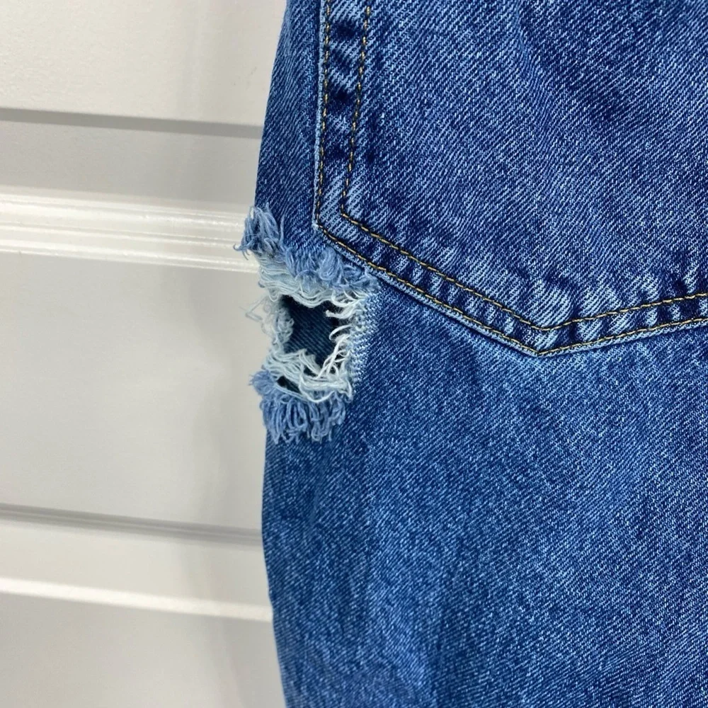 BDG Mom High Rise Destroyed Jeans Relaxed 28 Medium Wash Women’s